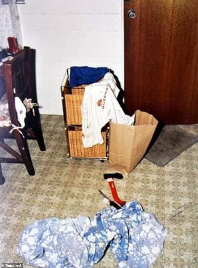 『公安机关』英男子狂捅少年133刀，砍下头颅当玩物，还计划把尸肉卖给屠夫