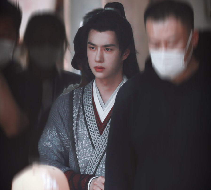 王一博@王一博想漂移《天天向上》安排卡丁车比赛，拉横幅庆回归，太宠了