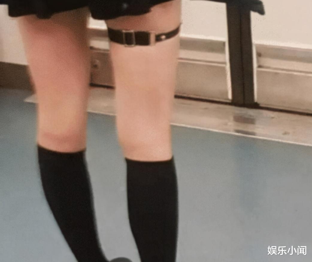 苹果|捡到了一个苹果手机，女主人应该挺可爱的，看到上面的消息我有点慌了