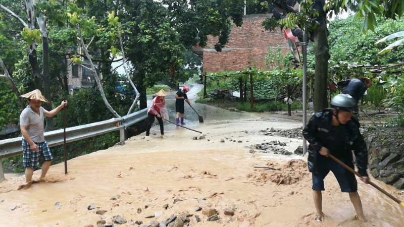 福州|突降暴雨!一秒天黑!福州气温降到2字头!接下来几天……