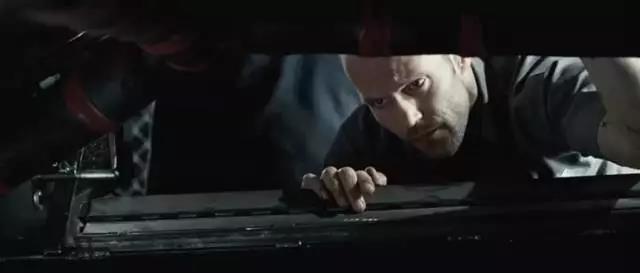 『死亡飞车』喂饱所有男性的幻想，这部电影做到了！