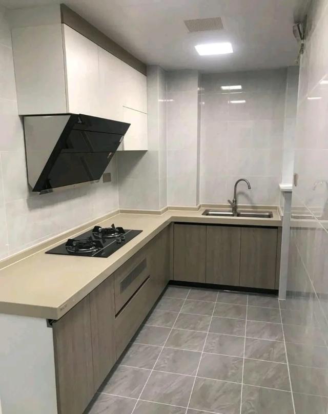 ##第一次装修，硬装刚结束还没来得及上家具，打扫干净已经很漂亮了