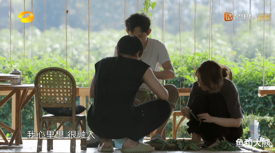 吴昕▲《向往4》吴昕曝遭杜华批评，内容被删减，何炅护犊子不怕得罪人