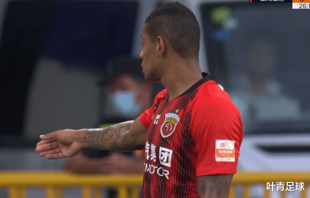 上海上港|4-0，上港王炸组合踢疯了！4200万锋霸2场4球，上演极限超车