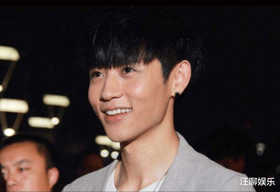 魏晨@魏晨官宣婚讯，华语乐坛欠他的，如今再也没有机会偿还