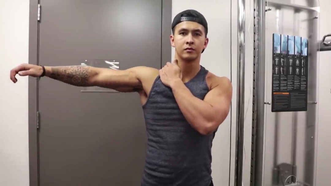 穿衣搭配|穿衣不好看？那你该练肩了