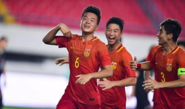 「中国足球」中国足球重燃希望！U16国少2-3惜败顶级职业校队，有望成黄金一代