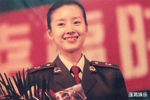 刘涛|当过兵的4位女明星，前三位令人尊敬，最后一位漂亮却喜欢不起来