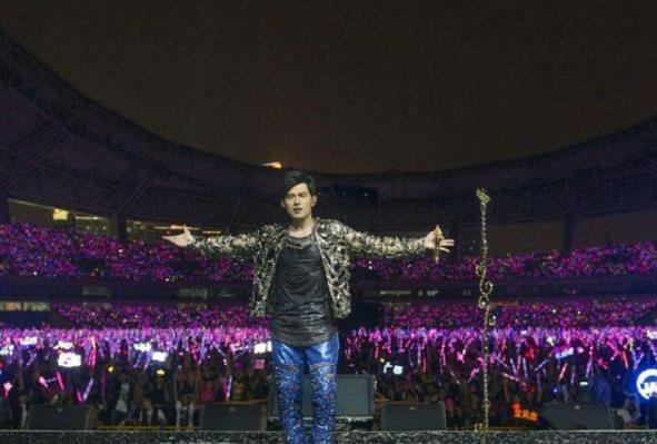 [演唱会]公认演唱会“最牛”的4位歌手，只需开个头，全程由粉丝唱！