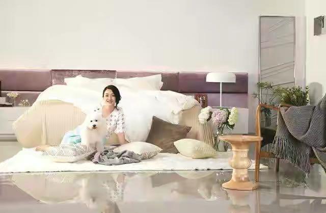 周迅|周迅晒出自己的豪宅,一家人住一套四合院,连装修都是宫廷风