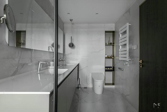 设计师|她家164㎡，仅以黑白灰为主色调，入户后却被吸引，越简单越高级