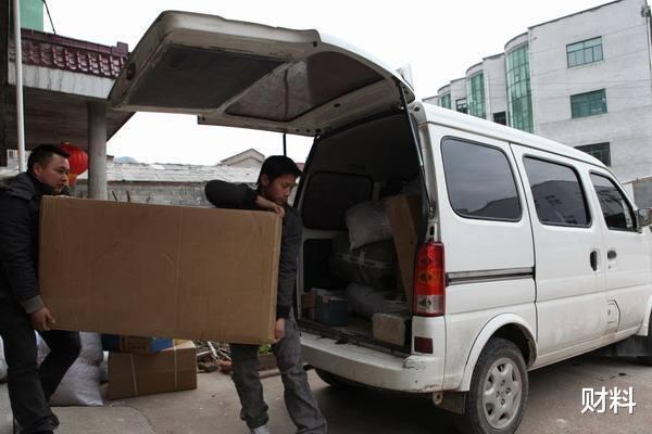 财料|为何有快递可以1.8元包寄全国，他们不亏钱吗？