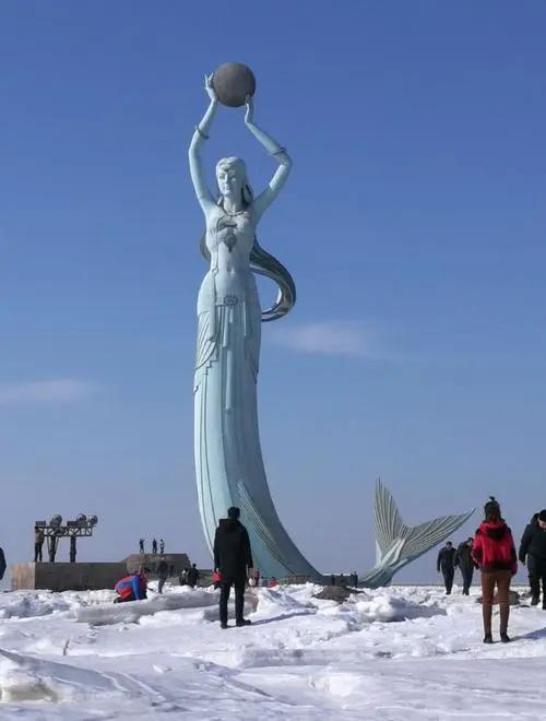 「」这些巨物，会令我们从心里感到恐惧