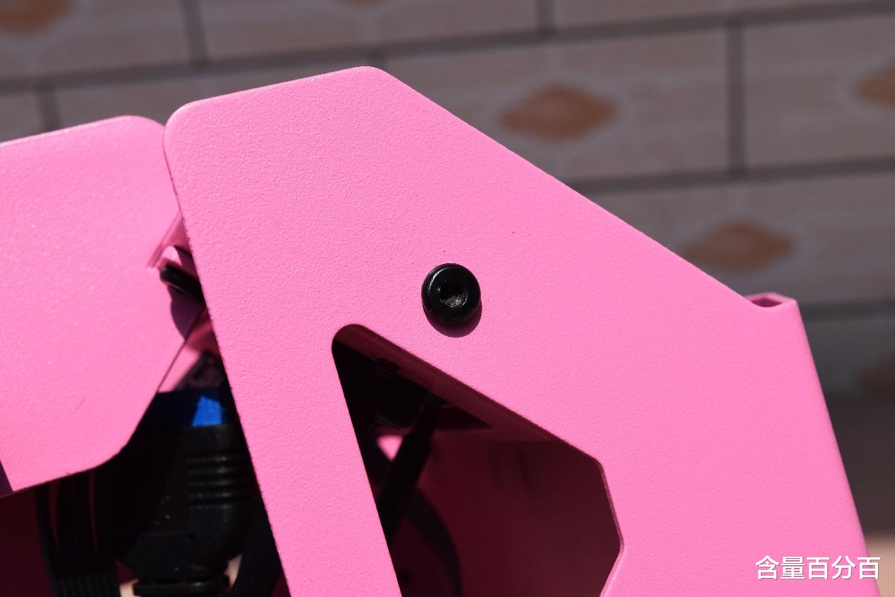 iPhone 8|钢铁直男粉，个人首款异型机箱骨伽小开拓者S装机点评