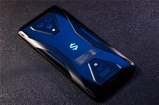 |兼备良好游戏性能的几款手机，价格就三四千，很适合学生党