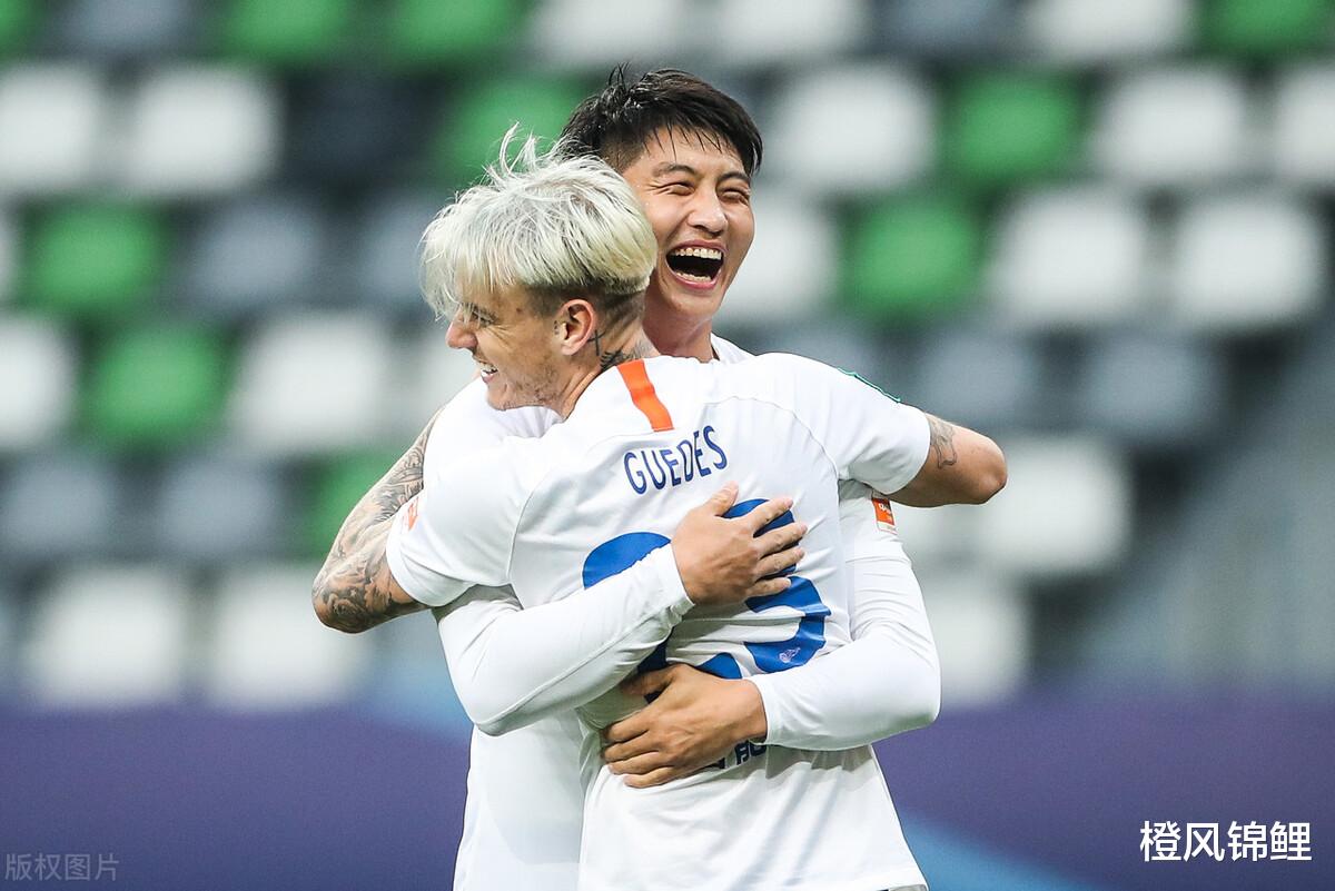 山东鲁能|连追4球！3比0到3比4，重庆疯狂逆转！鲁能后防1人被打爆！