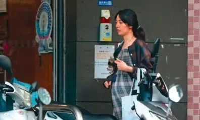 郭碧婷|郭碧婷临产，宝宝沦为向佐的赚钱工具？豪门婚姻也躲不开这个残酷真相