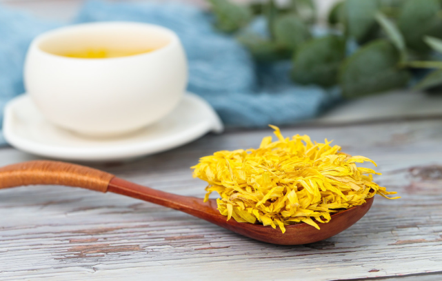 肝脏|肝不好，头发先知晓！头发出现这4种迹象，可能是肝熬不住了