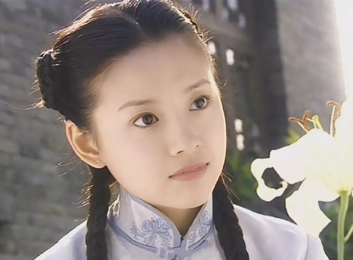 「潘星谊」她因“金粉世家”成名，接电话意外去世，男友在葬礼上几度晕倒！