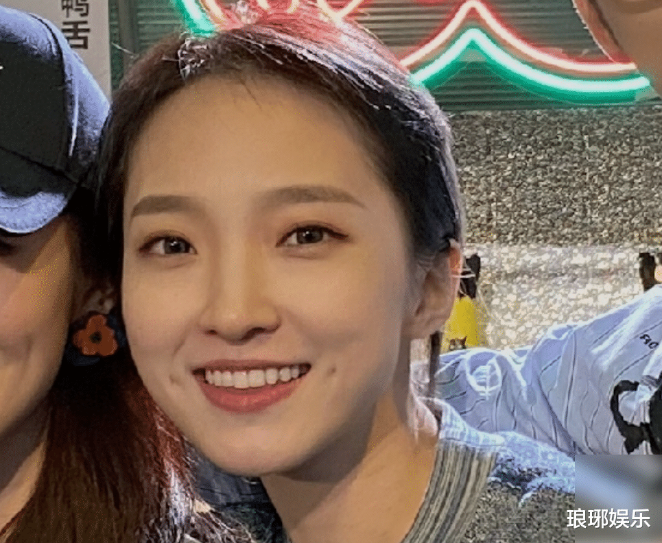 钟佩妍|《心动3》钟佩妍和老成员同框，向天歌素颜，杨凯雯颜值认真的？