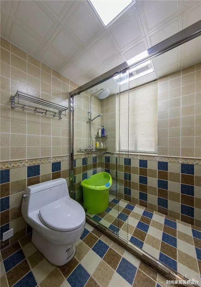 ：朋友真豪，装修的房子又大又漂亮，一个玄关都这么有档次！