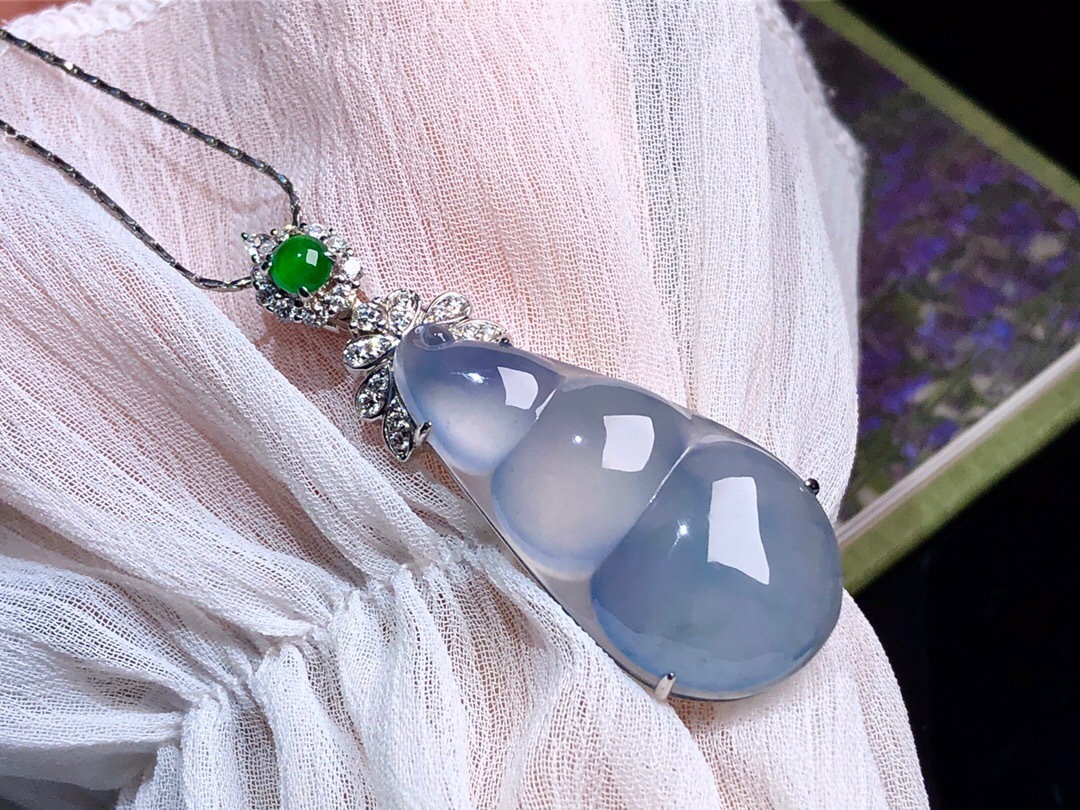 翡翠|佛要金装，翡翠要这样镶 | 逢兴玉器