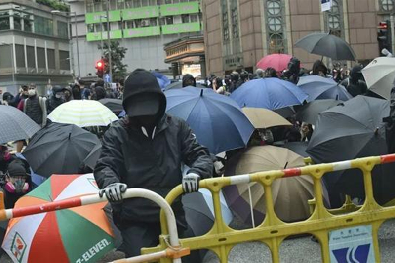 看见港澳台 果然,“乱港”政客不会放过任何一个机会