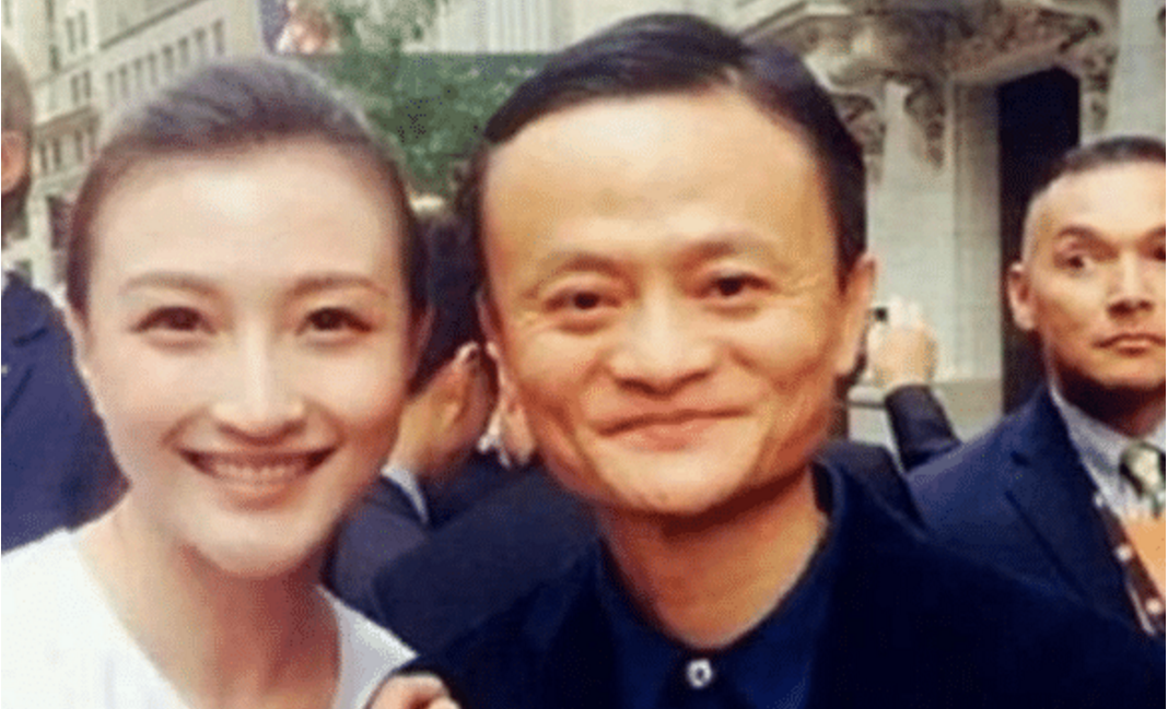 阿里巴巴|?那个去阿里巴巴应聘前台，工作20年不辞职的前台小妹，现状如何