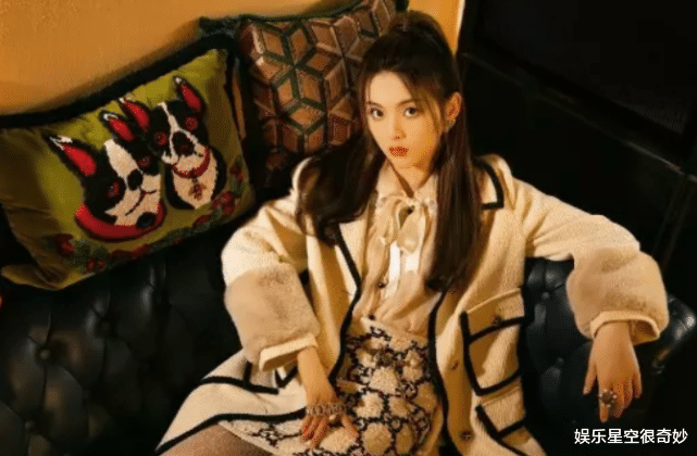 「杨超越」杨超越终于对“短发”下手，本以为会很丑，看到效果后：想嫁！