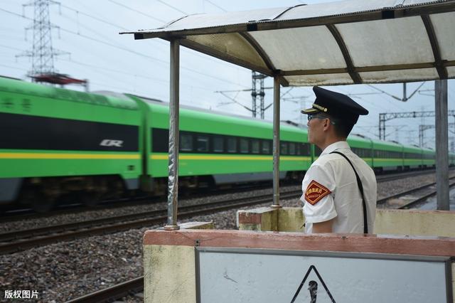 「国企」大专生选这四个专业，有机会进国企，薪资待遇不比本科差