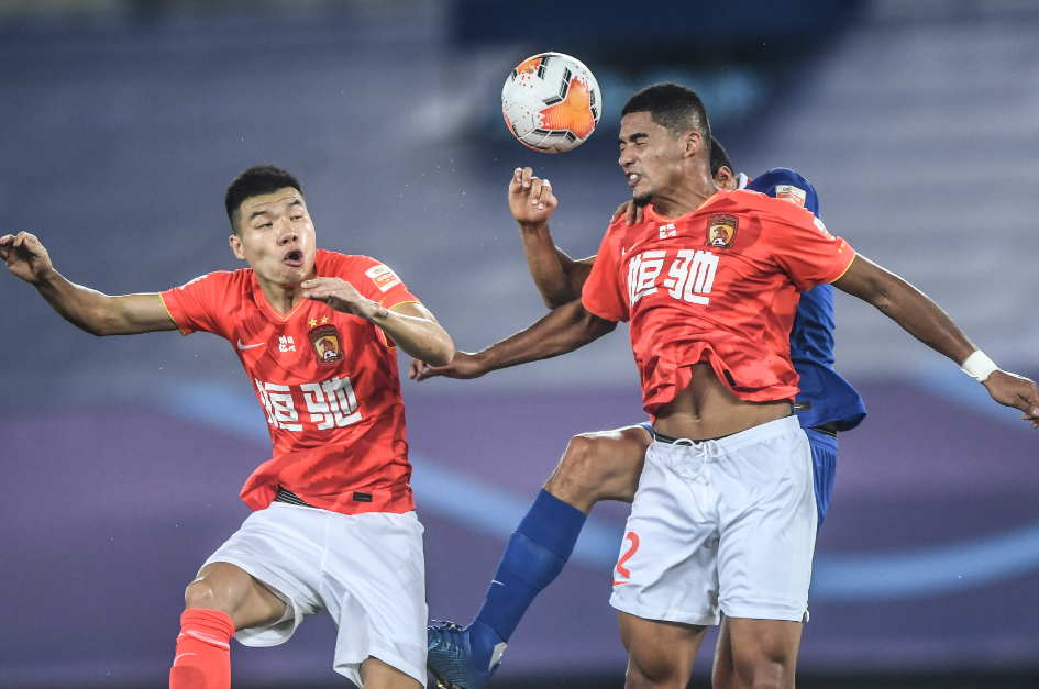 广州恒大|卡纳瓦罗太幸福,恒大亚洲顶级防线呼之欲出,豪华进攻线就等一人