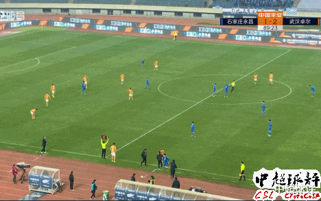 中超|中超韩国裁判昨天换人时再现奇葩1幕：功勋外援都彻底看懵！