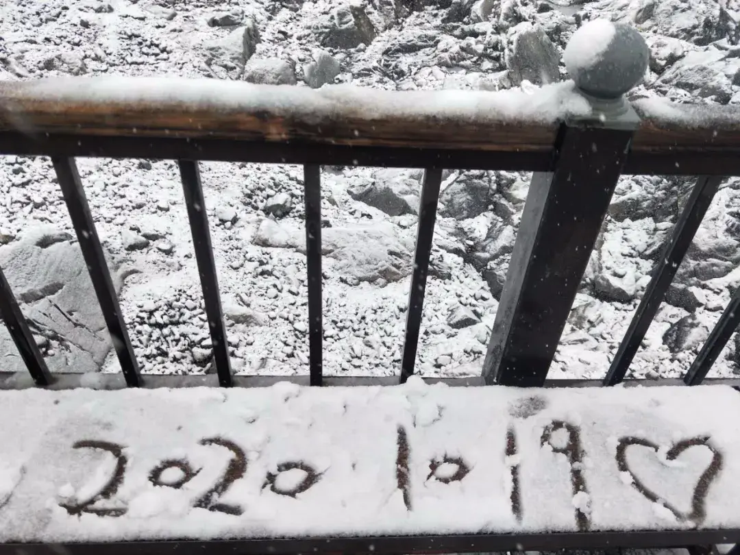 玉龙雪山|下过雪的玉龙雪山，美出天际