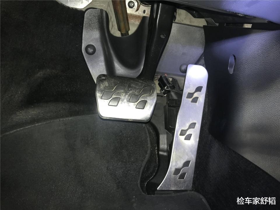 大众汽车▲一车难求!报价19万6的大众R36,天窗漏水打不着火,李老鼠会要?