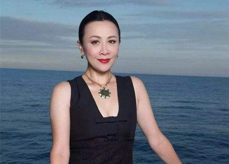 安妮·海瑟薇|林青霞给台下刘嘉玲使眼色，刘一切就绪就等上台当影后，结果尴尬