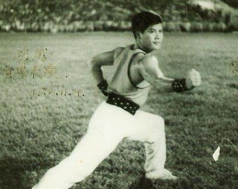 「李现」9岁习武蝉联6届南拳冠军，曾比肩李连杰，37岁却中风癌症复发离世