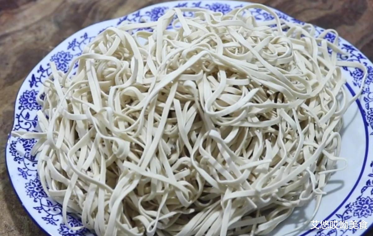 「面条」豆角焖面全过程，面有韧劲，豆角香脆，出锅那一刻真馋！