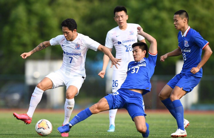 「上海申花」连续两场没机会，崔康熙爱将变弃将，申花三叉戟顶替中场外援双核