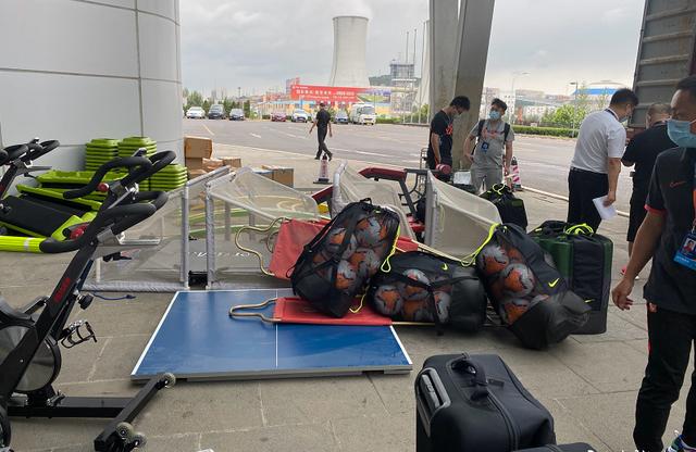 广州恒大|大排场！广州恒大客战大连后勤团队倾巢而出