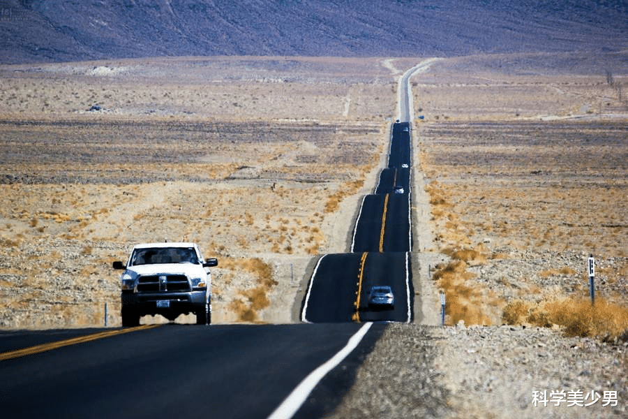 宇宙飞船@宇宙飞船朝一个方向一直飞，最终能回到起点吗？
