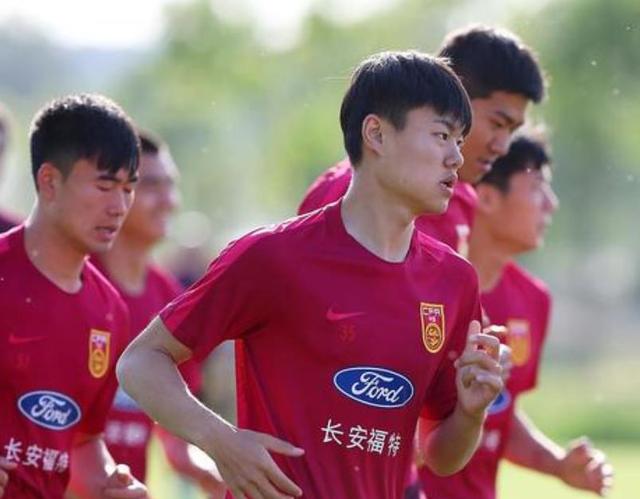 【中超】这下许家印没办法了:1天前中超通知:热身赛必须给球迷看