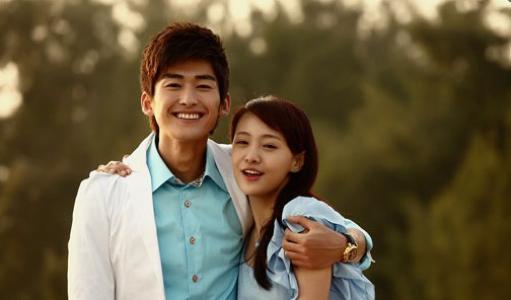 郑爽|传说中的郑爽初恋男友也发声了，短短14个字感叹“人心易变”