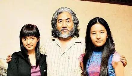 杨幂：昔日女星旧照被扒，杨颖丑小鸭变天鹅，杨幂逆袭刘亦菲打翻身仗