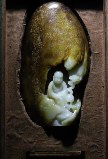 『小叶紫檀』和田玉罗汉悟道摆件