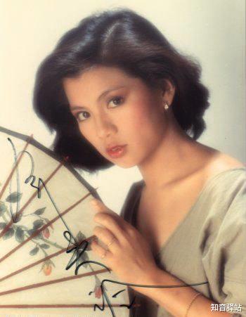 翁美玲|1985年凌晨，翁美玲穿红衣死在沙发，双脚臃肿，尸体被裹5层锡纸