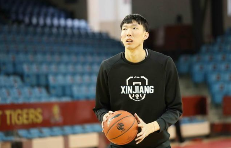 「中国男篮」大魔王体重突破220斤！恶补增重34斤，中国男篮落选赛内线硬气了