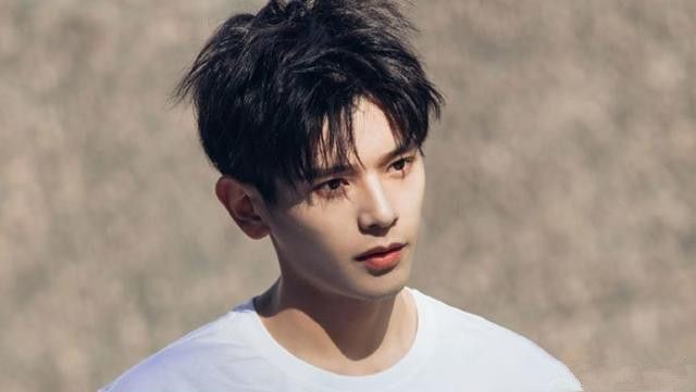 宋伊人|宋伊人《我凭本事单身》上线不久，又一新片来袭，主演全是高颜值