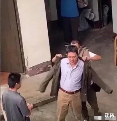 冯绍峰|冯绍峰古装照曝光，神情萎靡“熊猫眼”吓人，形象气质暴跌