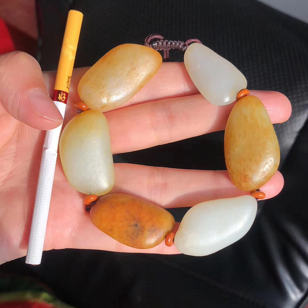 小叶紫檀▲一条和田玉手串，隐藏着男人的秘密