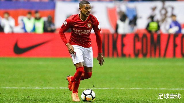 国足|FIFA开绿灯，六大归化球员到位，他才是国足最重要的一环？